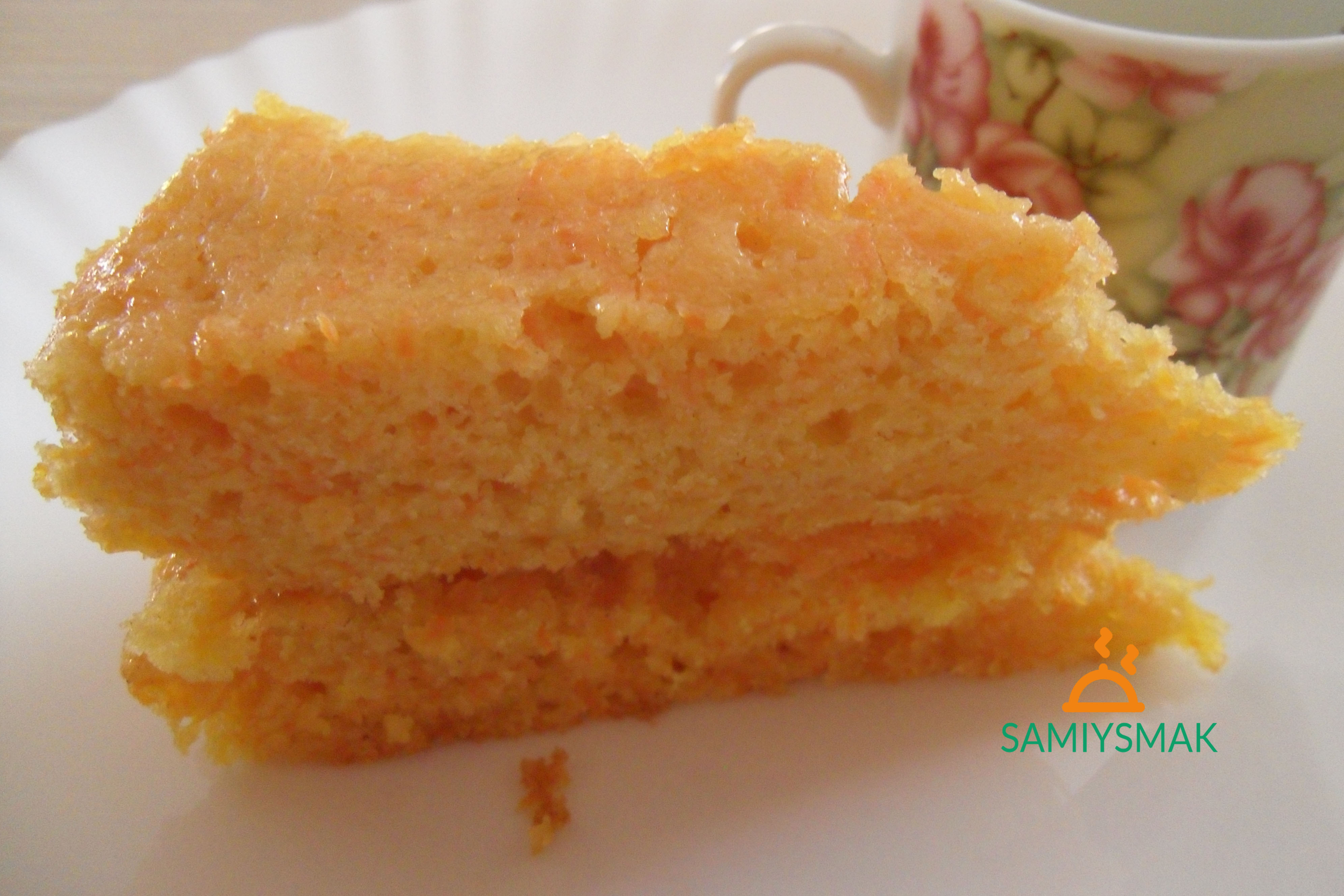 Морковный кекс с орехово-ананасовой начинкой