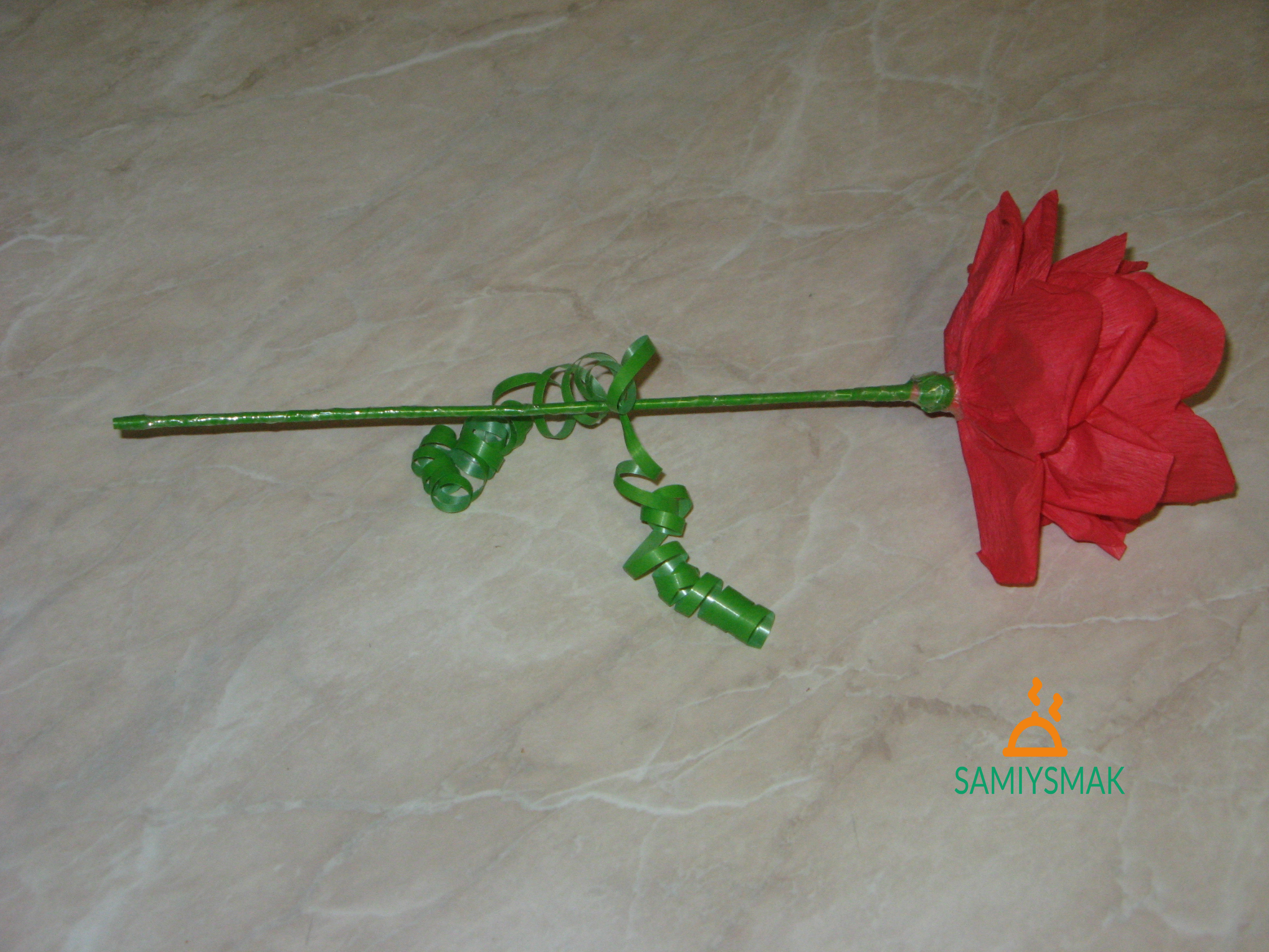 Роза на подарок к празднику