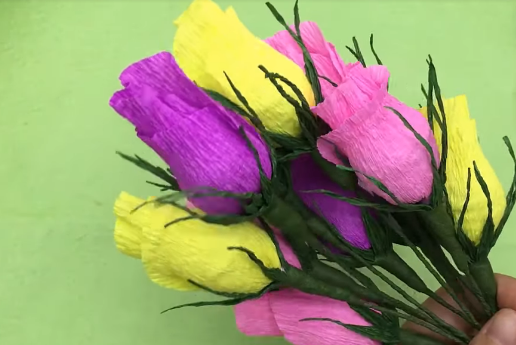 Цветные розы из бумаги на букет