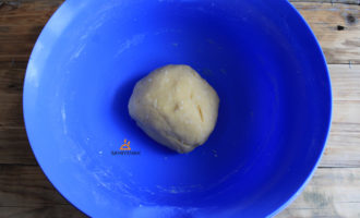 Тесто в миске